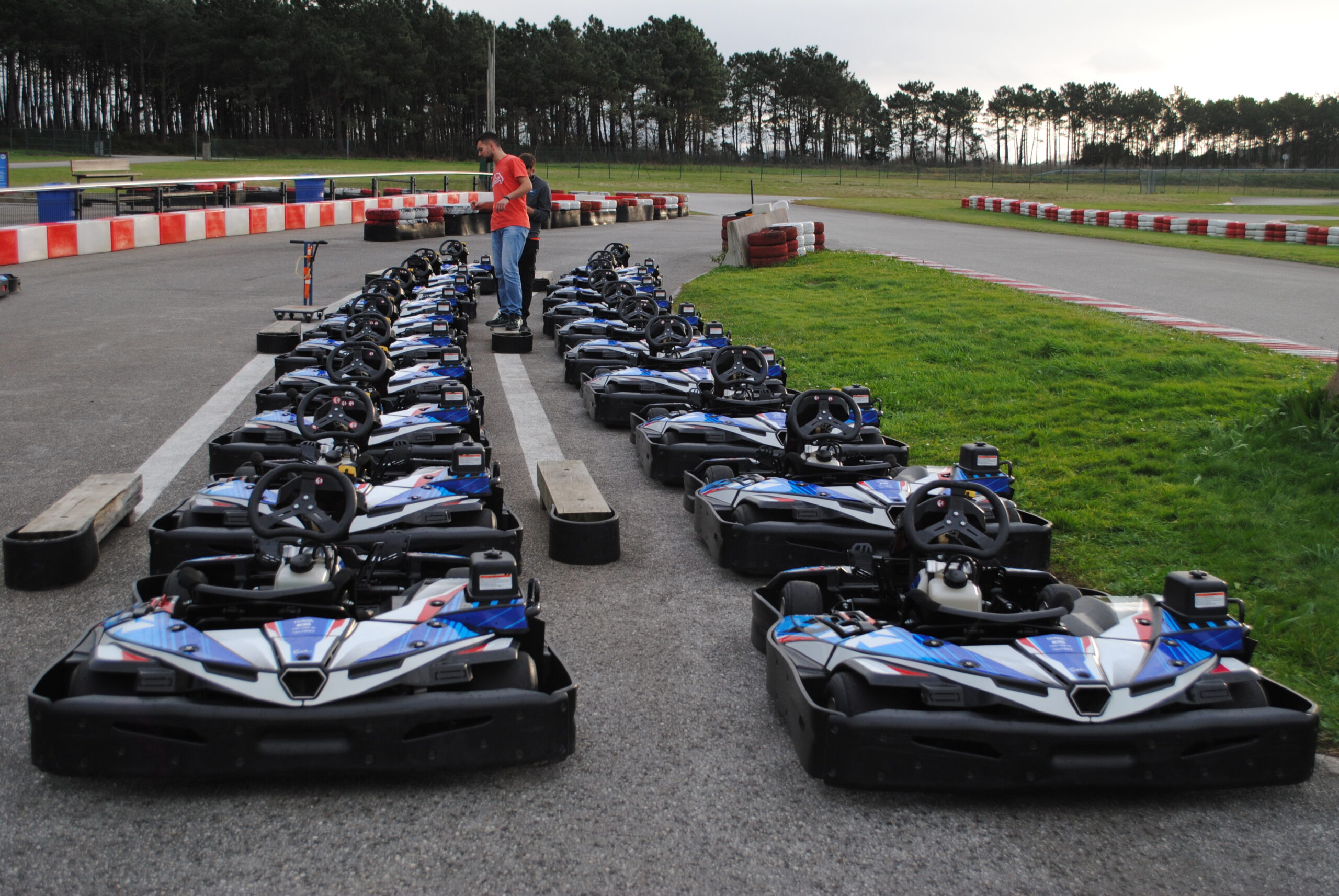 Karting: Plan de verano con amigos y familia