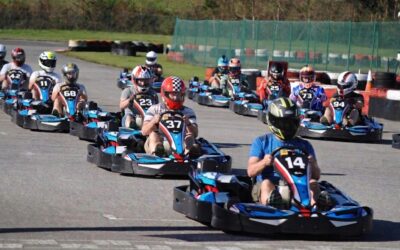 Qué ponerse para ir a los karts: equipación correcta de pies a cabeza